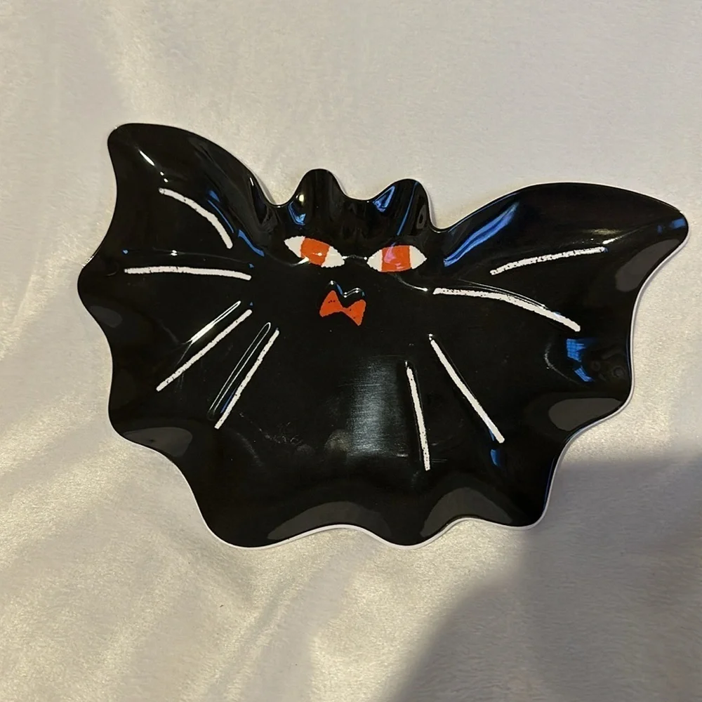 Target Hyde & EEK! Boutique™ Halloween 2 Figural Dining Plates 'Bat' (Set of 2)